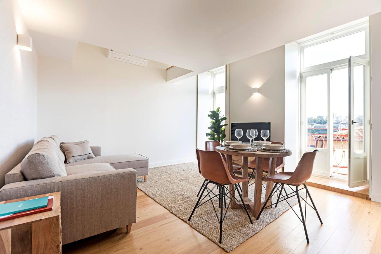 Stunning Duplex Near River By Lovelystay Porto Exterior photo