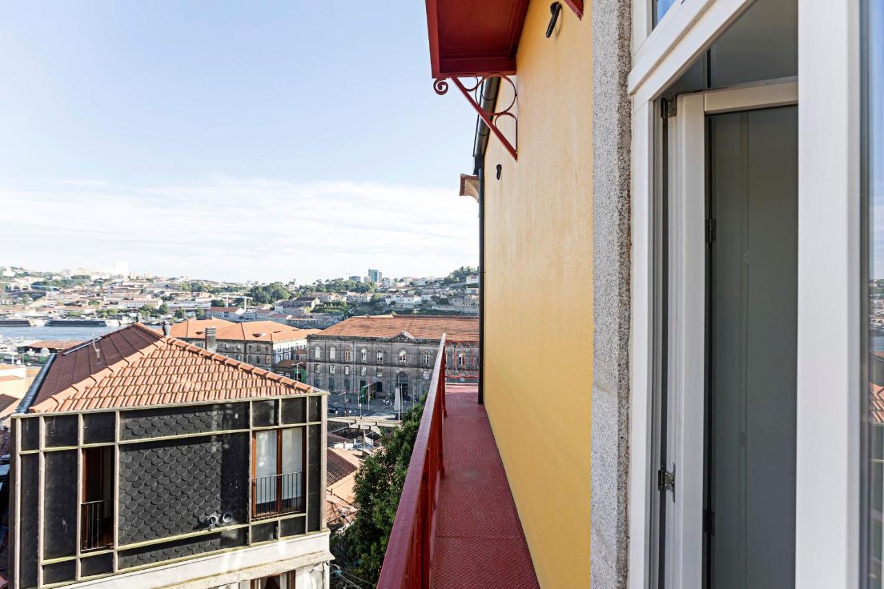 Stunning Duplex Near River By Lovelystay Porto Exterior photo