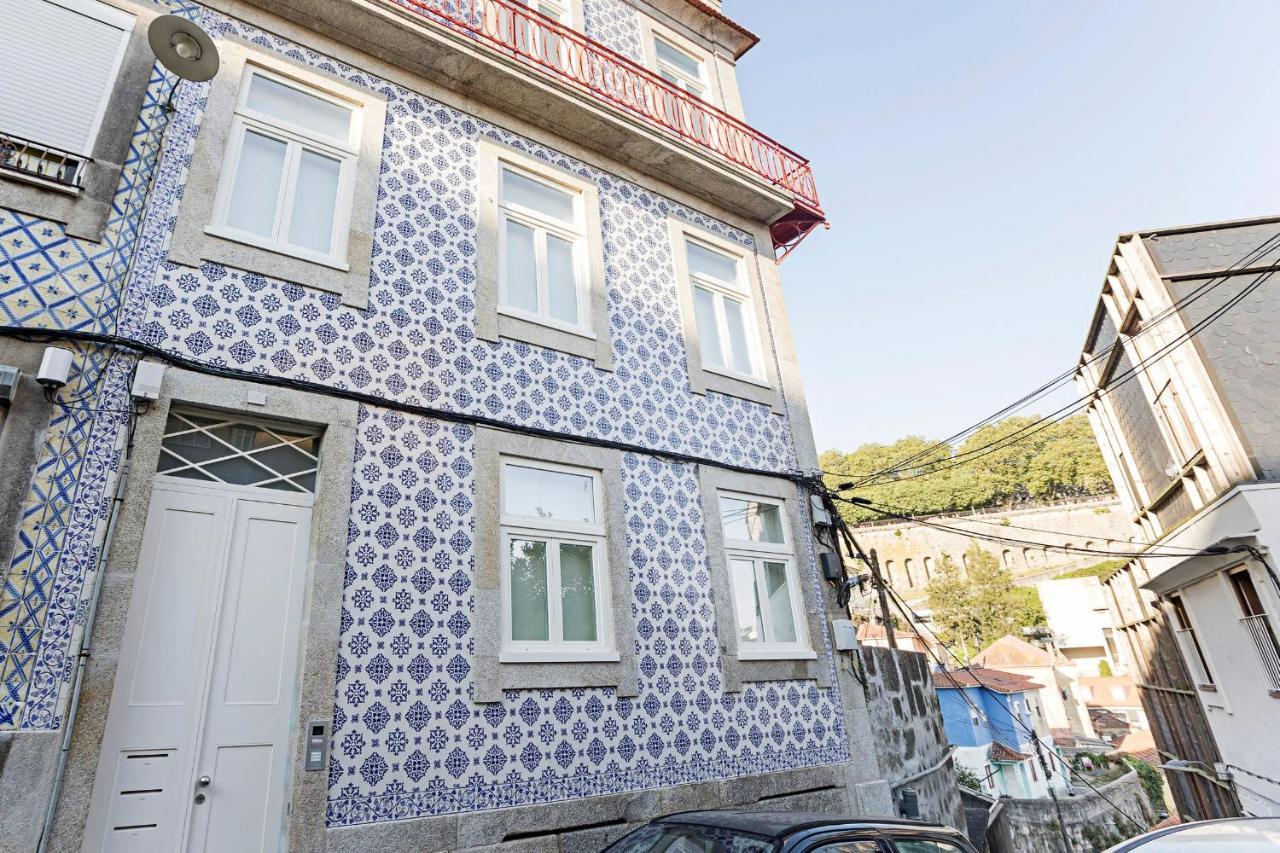 Stunning Duplex Near River By Lovelystay Porto Exterior photo